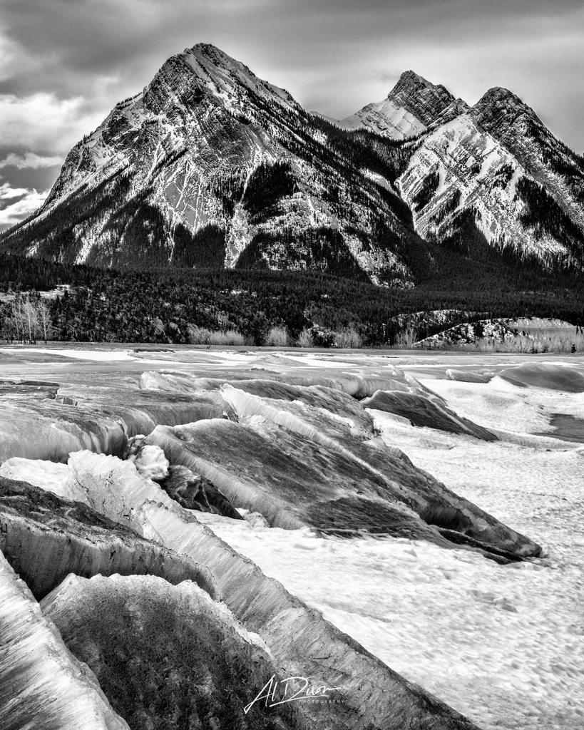 Winter Crags (12" x 18", 60lb. River Linen 2.0)